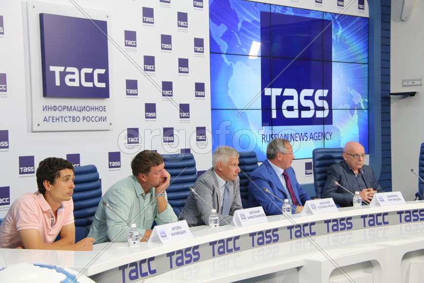 Игорь Куницын, Евгений Кафельников,  Алексей Селиваненко,  Шамиль Тарпищев, Яков Шатхин