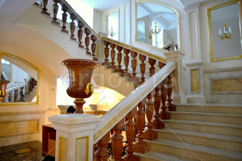 парадная лестница