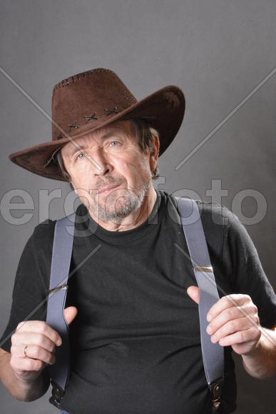 Портрет в шляпе