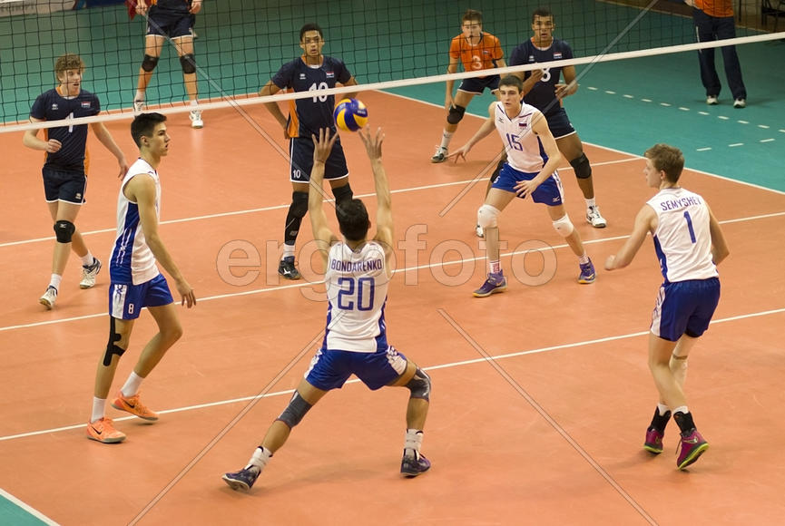 Номер двадцать готов отбить