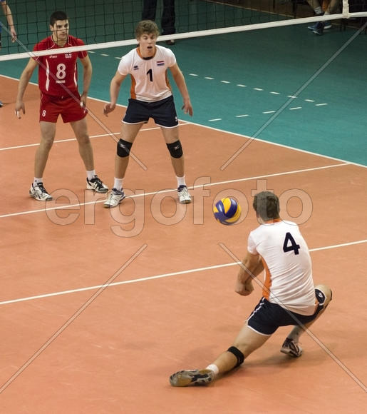 Подача мяча