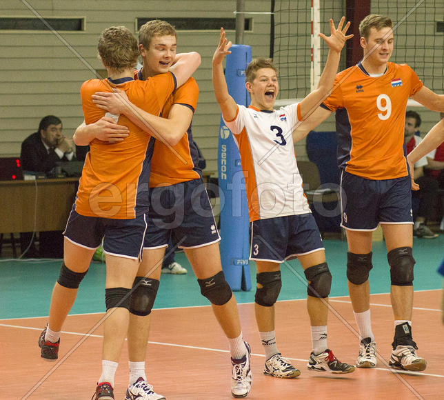 Волейболисты счастливы