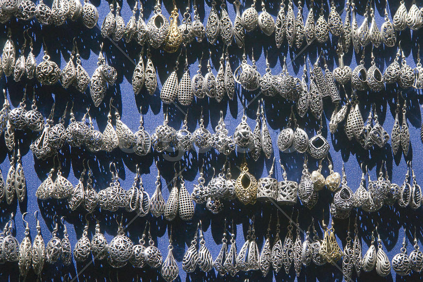 Стенд с бижутерией