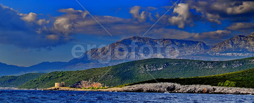 Горы входящие в море