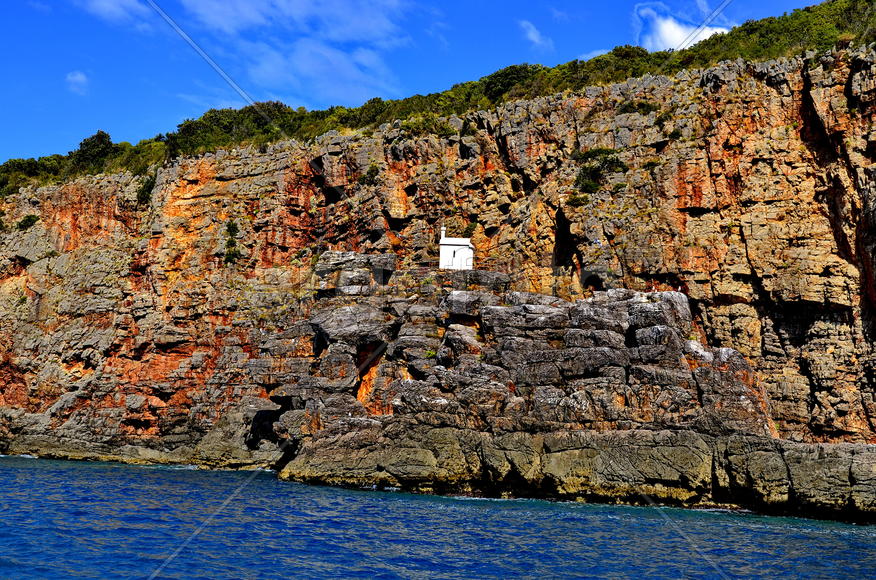 Часовня на берегу