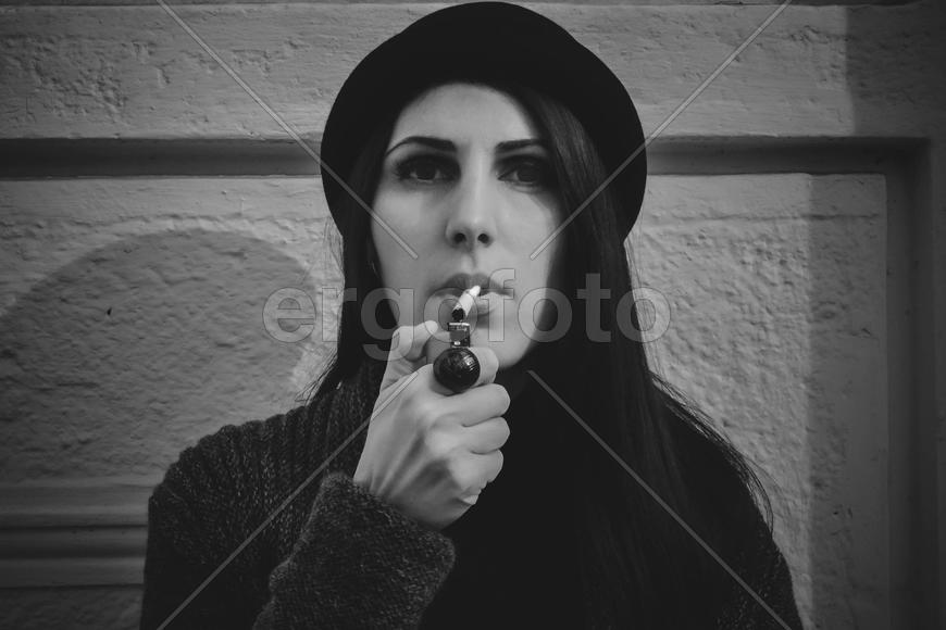 портрет девушки в шляпе