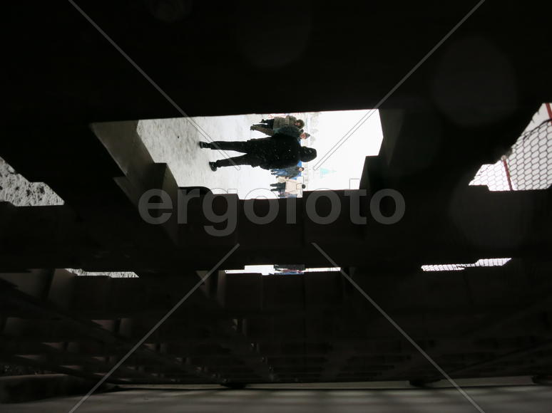 Вид через ворота на Новый Иерусалим