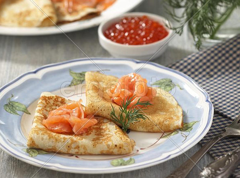 Блинчики с семгой