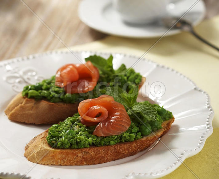 Бутерброд с семгой