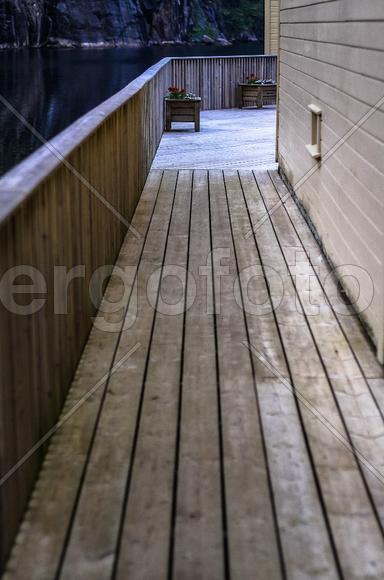 Деревянный пол