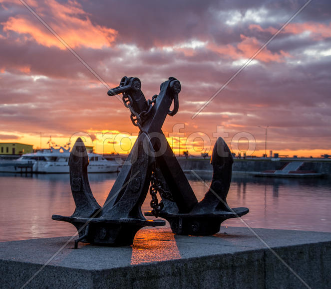 Кронштадт в лучах заходящего солнца