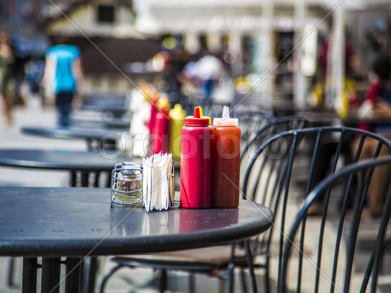 Уличное кафе