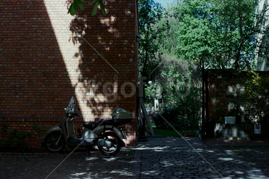 Мопед. Берлин