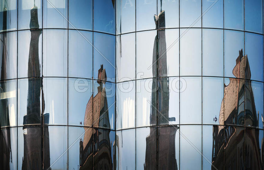 В зазеркалье