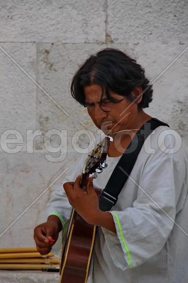 уличный музыкант