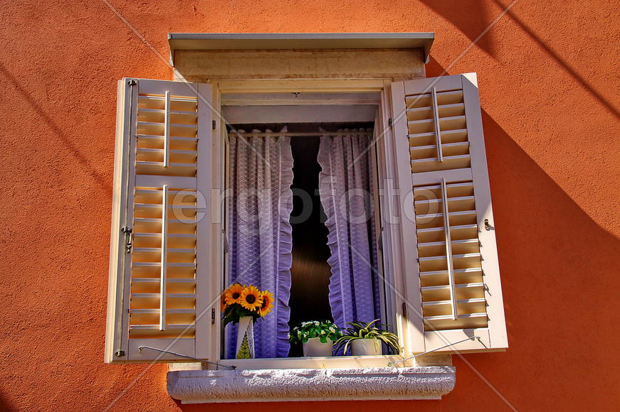 открытое окно