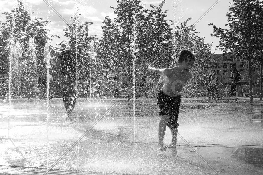 Ребенок и вода