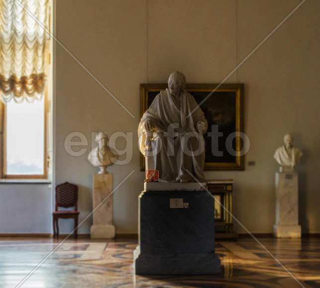 Статуя в музее. Время стоп