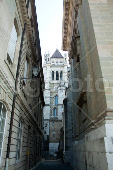 Вид на собор в Женеве (Швейцария)