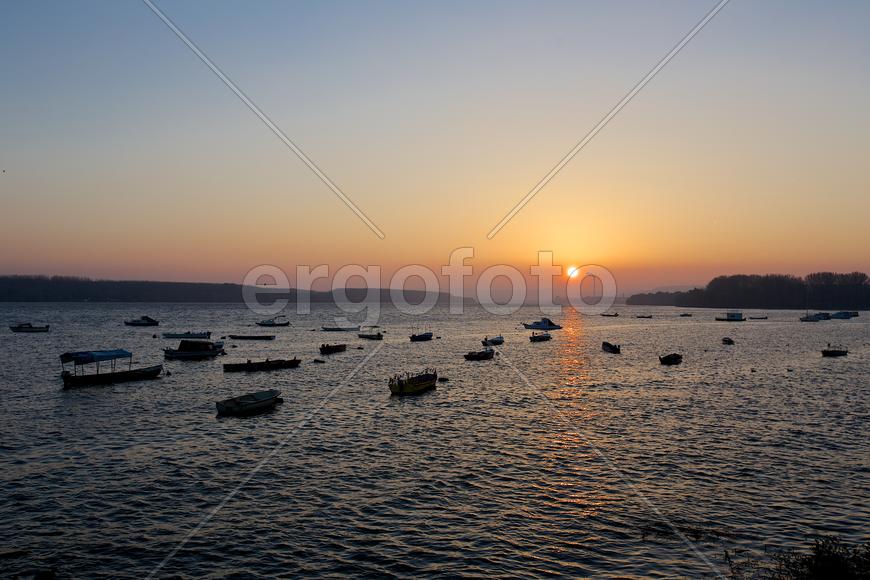 Рассвет на реке Дунай