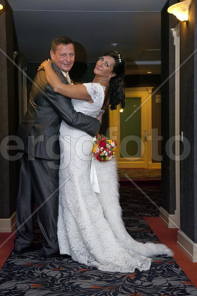 танец в вестибюле