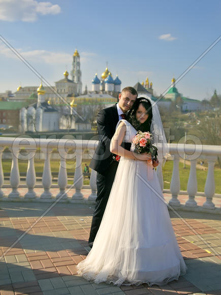 Напротив Лавры