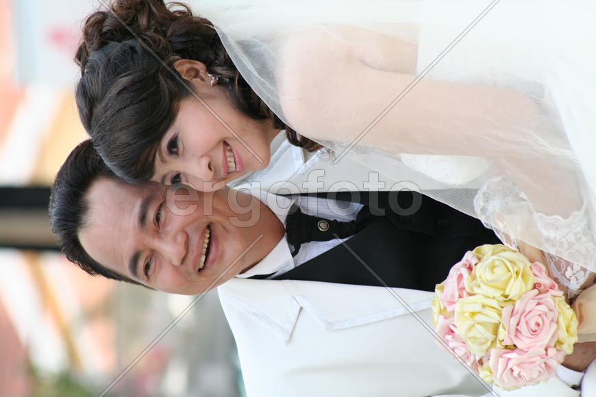 Счастливая вьетнамская пара