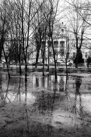 На территории 1-й городской больницы, Москва