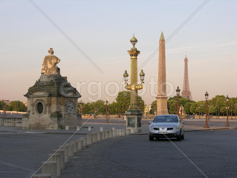 Франция, Париж, Площадь Конкорд, май