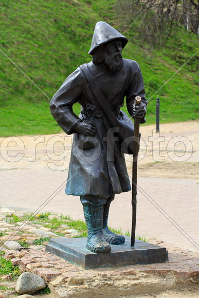 Одна из группы скульптур на ул. Кропоткинской