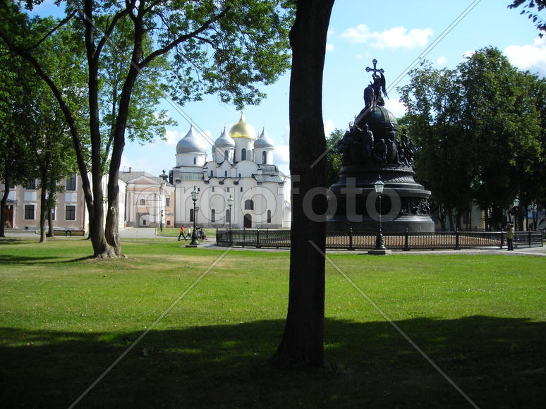 Софийский собор и памятник 1000-летия России