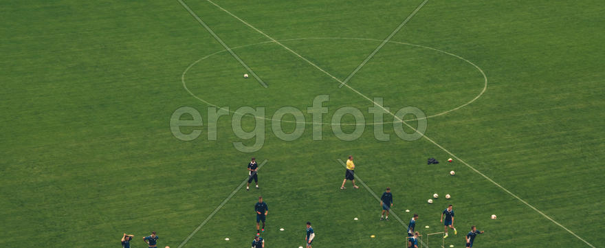 Футболисты