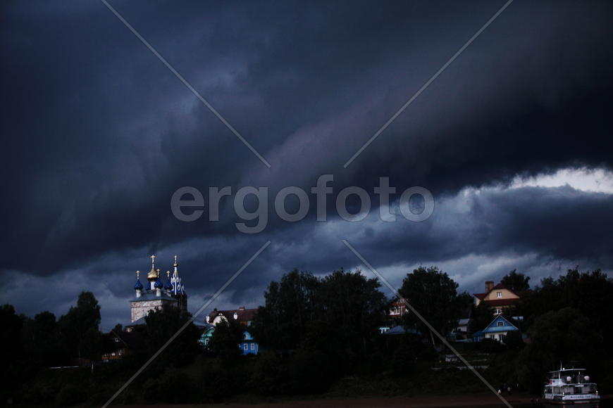 Темное небо