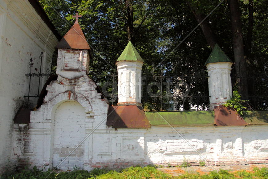 Старый вход в монастырь