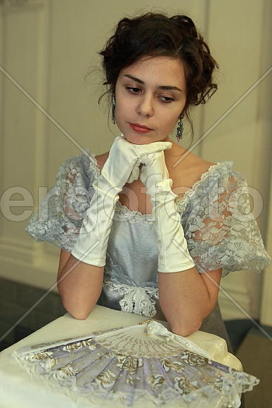 Барышня в задумчивости