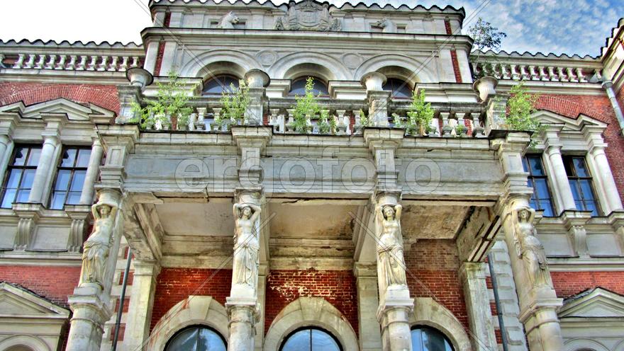 Фасад усадьбы 