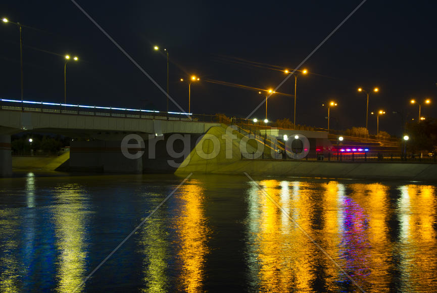 Свечение на воде