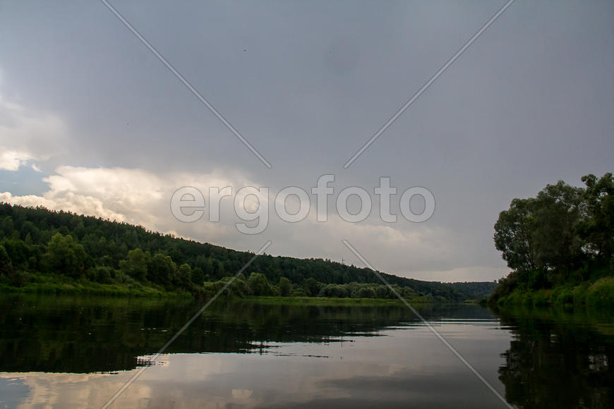 Река Ока перед грозой