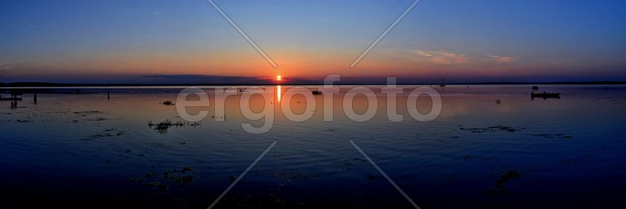 Закат над Плещеевом озером