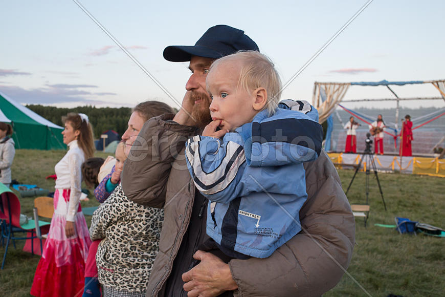 Папа с ребёнком