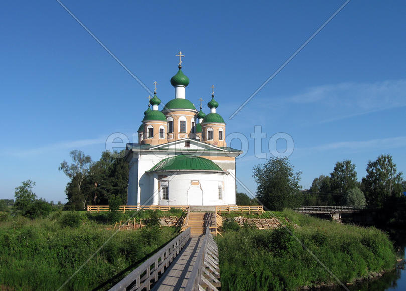 Собор Смоленской Иконы Божией Матери на острове Мариам в Олонце.