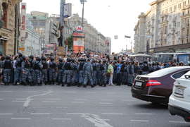 Митинг в защиту Навального, омон, толпа