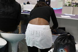 Современная мода - оголенная спина