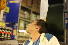 Сотрудник магазина Метро