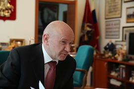 Платонов комментирует