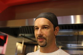 Я готов накормить всех.