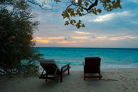 Закат на пляже