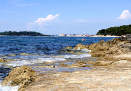 Скалы и вода    