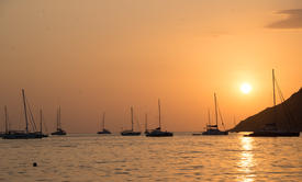 Закат и корабли