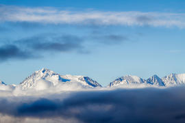 Горы в лучах солнца